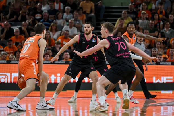 而库明加继 而库明加继